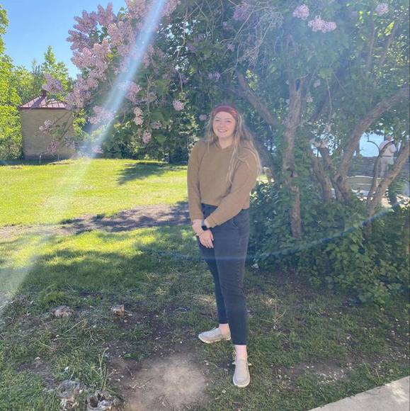 Meet your Posher, Cameryn - Picture 1 of 1